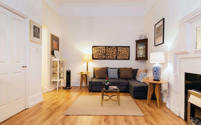 The Chelsea Embankment Apartment - EC