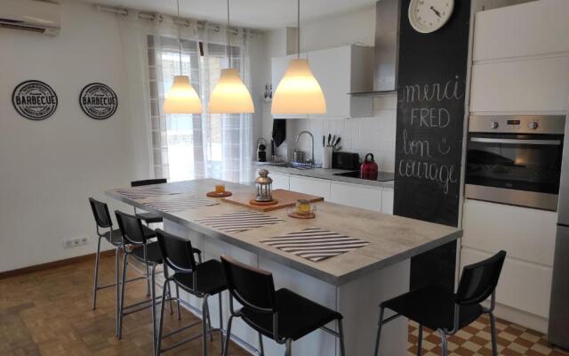 Standing 4(*), 94m, lumineux, calme à Euromed