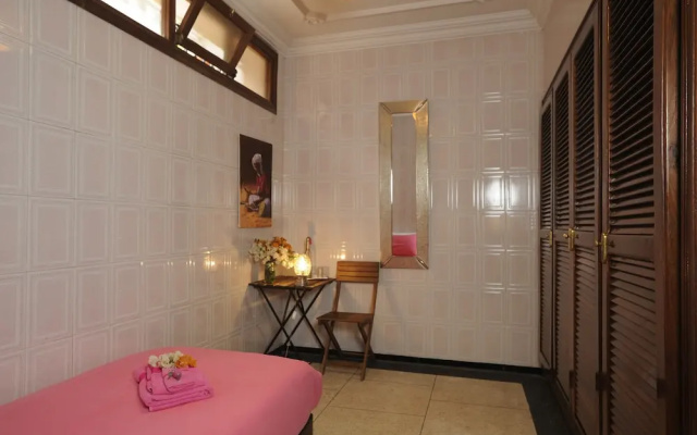 Lhostel