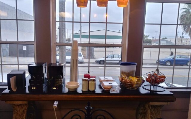 Monterey Inn Hotel