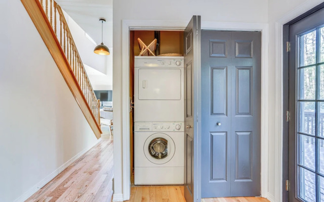 Secluded Kerhonkson Retreat With Deck + Views!