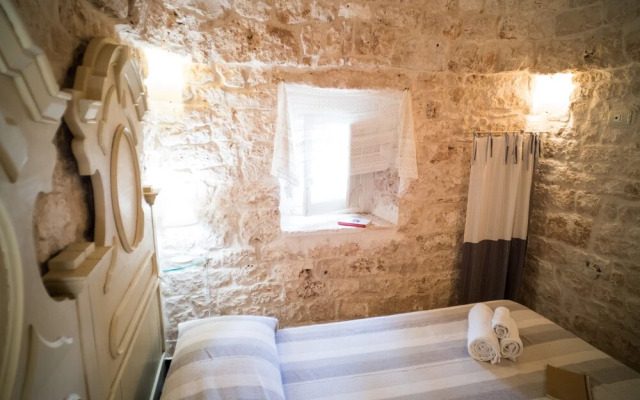 Trullo Bosco Selva Fasano by Typney