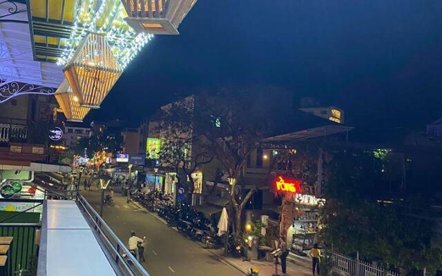 Sunshine Hostel Hue