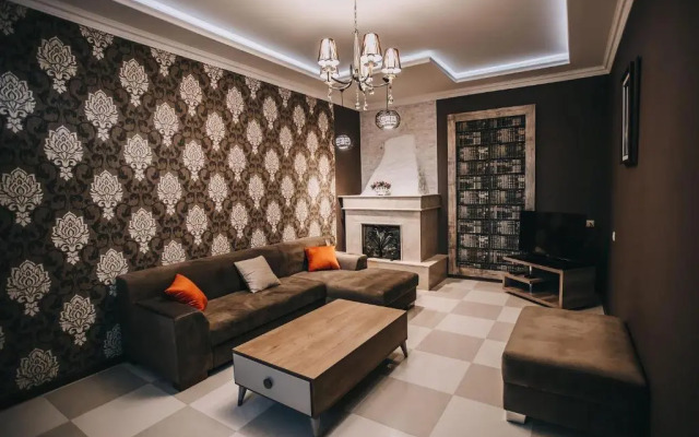 7 Rooms Hotel