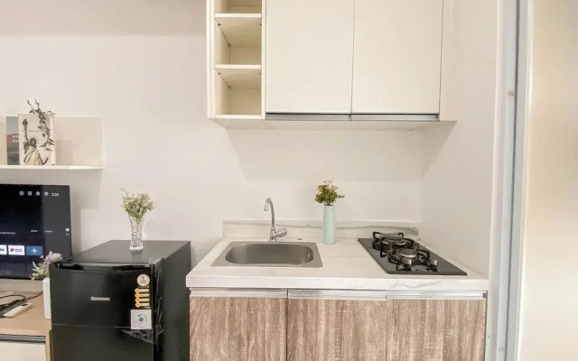 Trendy 1Br At Apartment Vittoria Residence