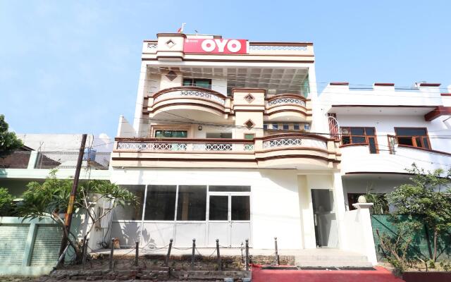 OYO 28356 Krishna Inn