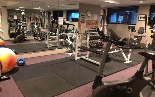 Apt Walking Distance to MCG & Epworth Hospital