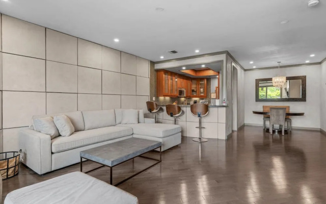 Stylish Westwood Condo