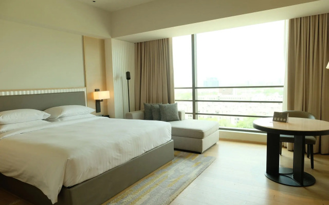 Courtyard By Marriott Ahmedabad Sindhu Bhavan Road