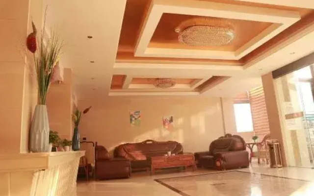 Xinyang Yuelong Hotel