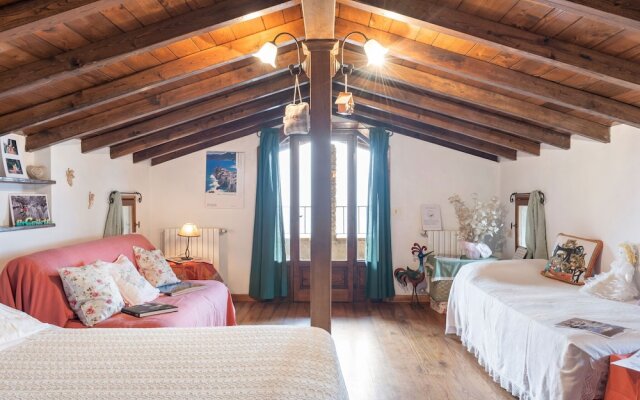 Hill-view Holiday Home in Camaiore With Private Garden