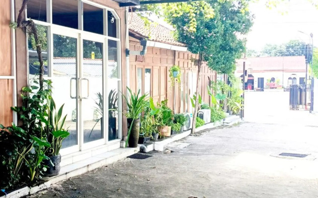 OYO 4016 Tan Jokteng Guest House
