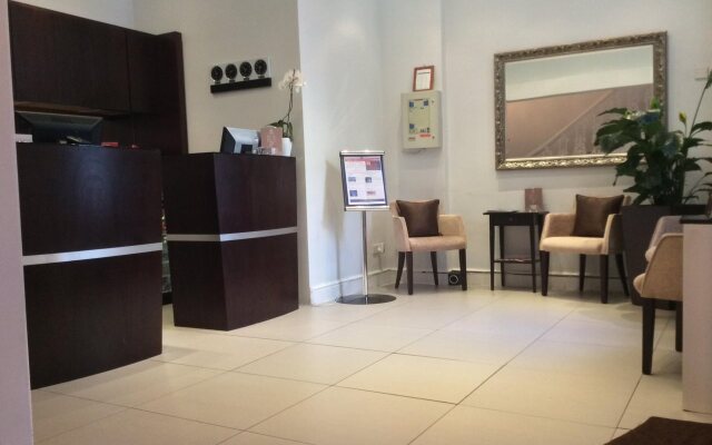 Reem Hotel