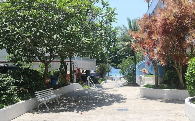 Pé na areia do Guarujá - Praia do Tombo (F)