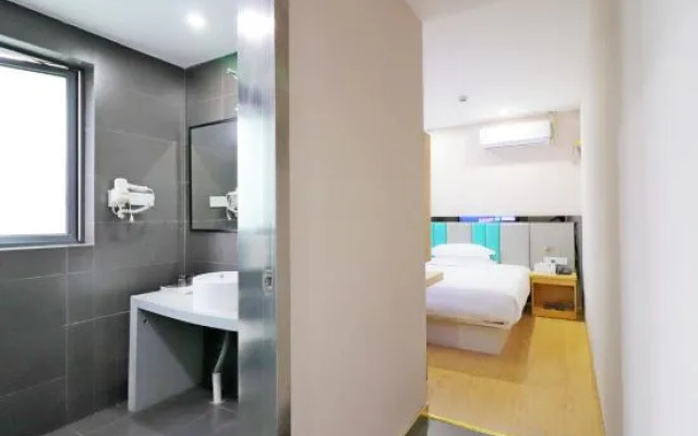 Zsmart Zhishang Hotel (Shanghai Songjiang Sports Center Metro Station Ledu)