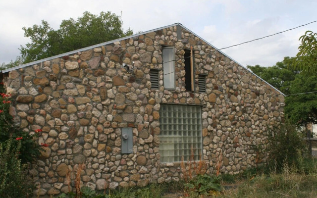 River Stone Inn & Gallery