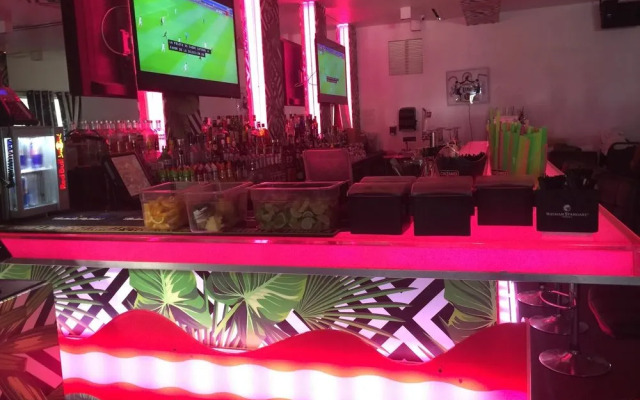 Strand on Ocean by Sunnyside Hotels