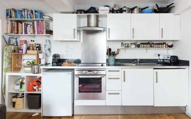 Welcoming and comfortable 1BR in South London