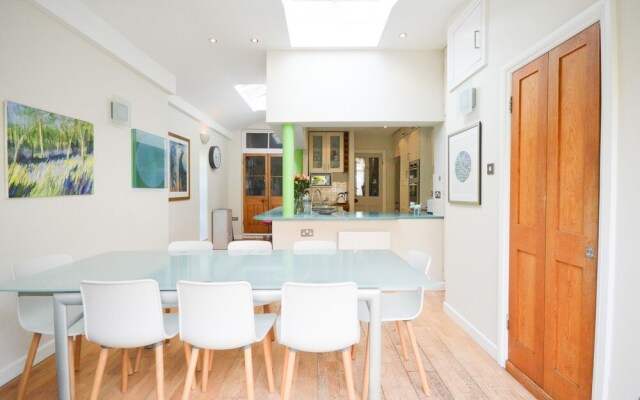 Stunning Victorian Home With Private Garden