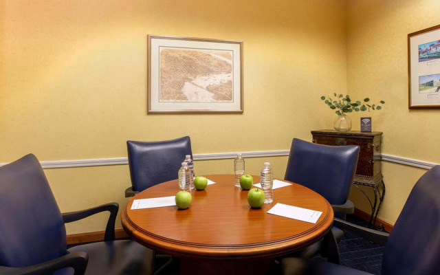 Hampton Inn & Suites Jacksonville Deerwood Park