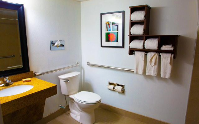 Country Inn & Suites by Radisson, Burlington (Elon), NC