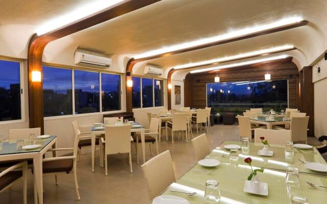 Skylark Business Hotel