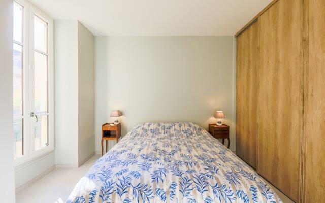 Le Williams AP4177 by Riviera holiday Homes