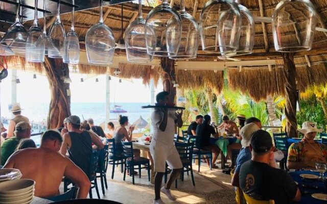 Maria's Kan Kin with Private Beach