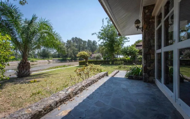 F4 Beach house Kitchen BBQ 3 bedrooms Large yard