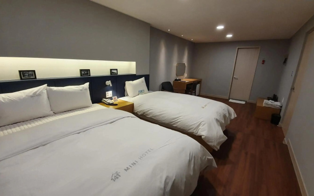 141 Mini Hotel