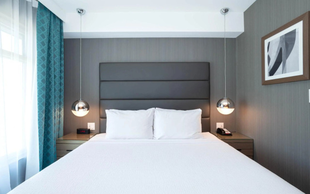 Sandman Signature Calgary Airport Hotel