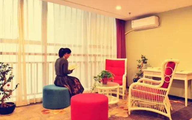 One Yearn Hotel (Zhengzhou CBD Convention and Exhibition Center)