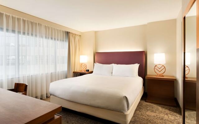 Hilton Phoenix Suites