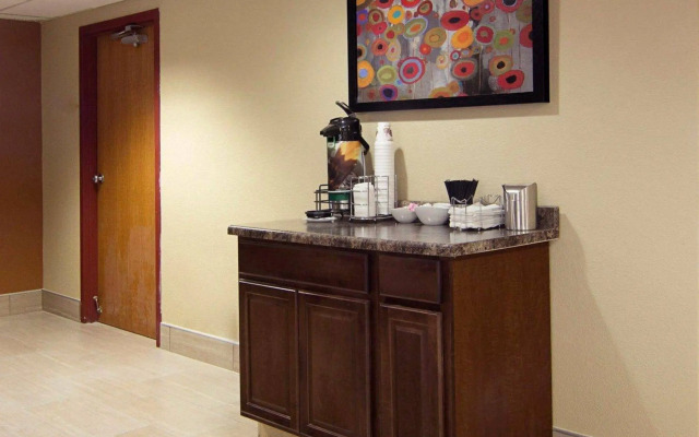 Super 8 by Wyndham Sturtevant/Racine