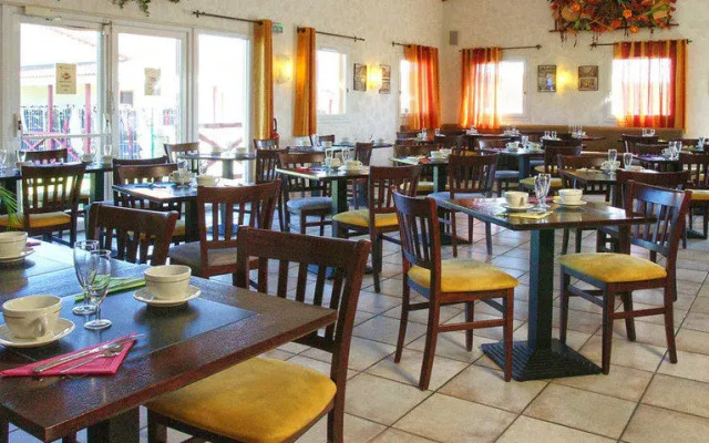 Adonis Budget Pornichet