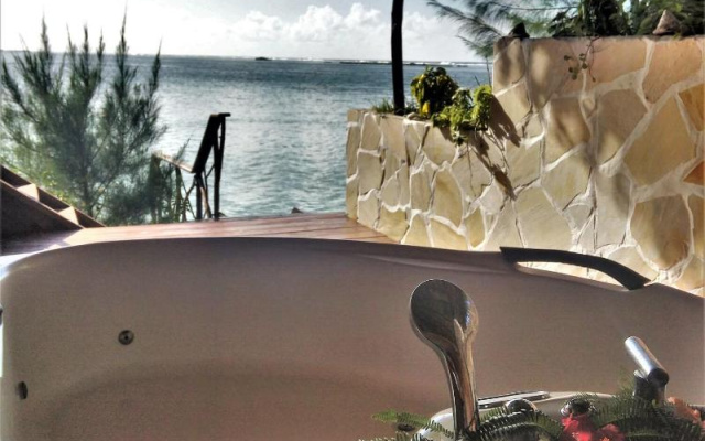 EDEN - Private Island - TAHA'A