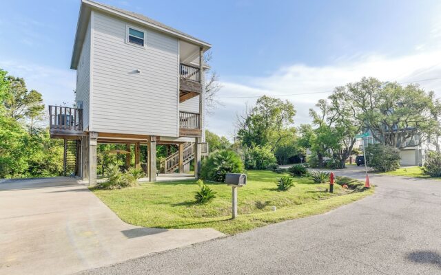 Seabrook Getaway w/ Balconies & Bay Views!