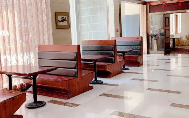 Huaqiao Dongfang Hotel