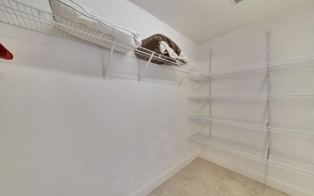 12 Ibis Holiday Home