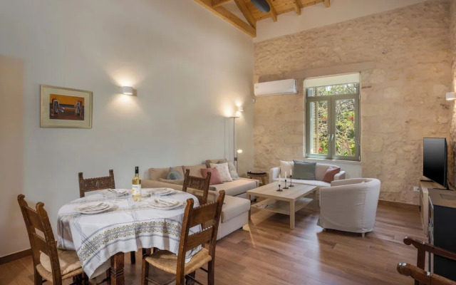 Lithos Residence