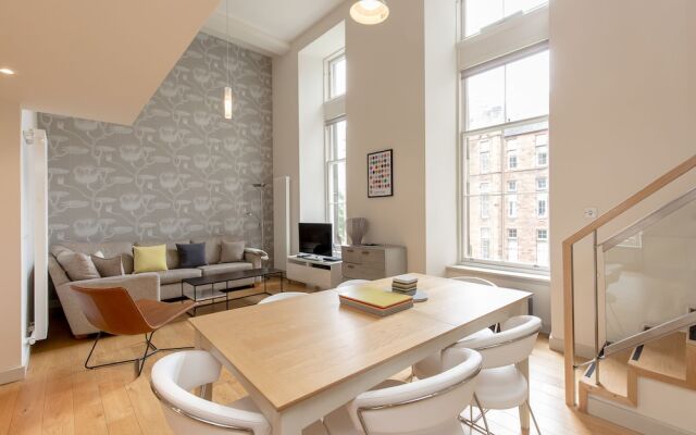 424 - Simpson's Loan Duplex Apartment