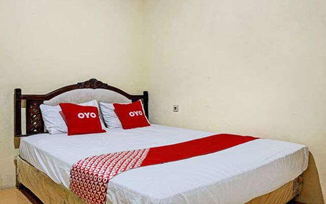 OYO 93422 Villa Tirto