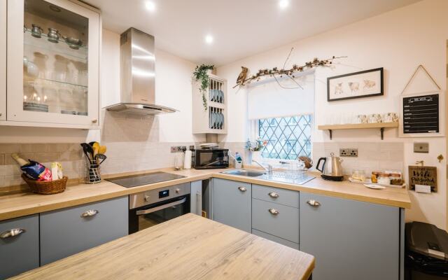 The Annex - Windermere Escape for Two