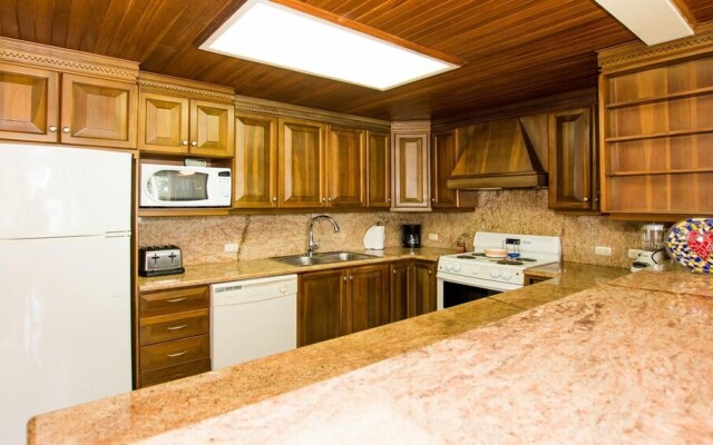 2-bedroom Beachfront Condo With Pool