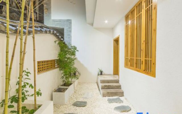 Yiyun Art Hostel