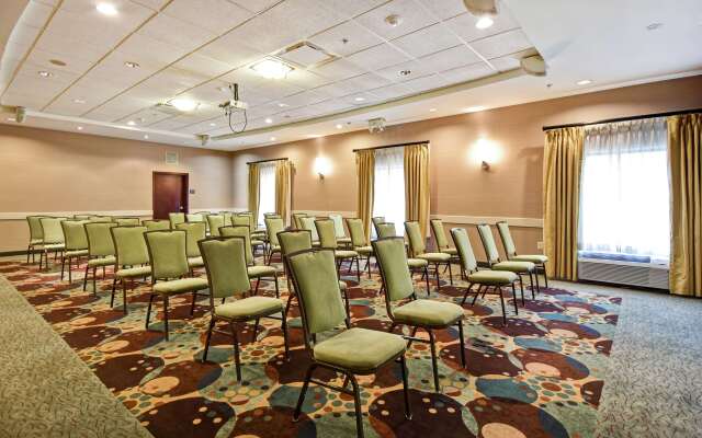 Hampton Inn & Suites Detroit-Canton