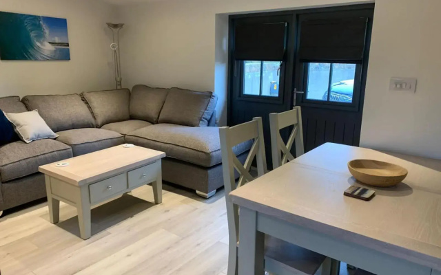 Thistledown Lodge! 5 minutes from beach!