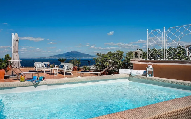 The Attic Sorrento - Rooftop Pool and Water Views