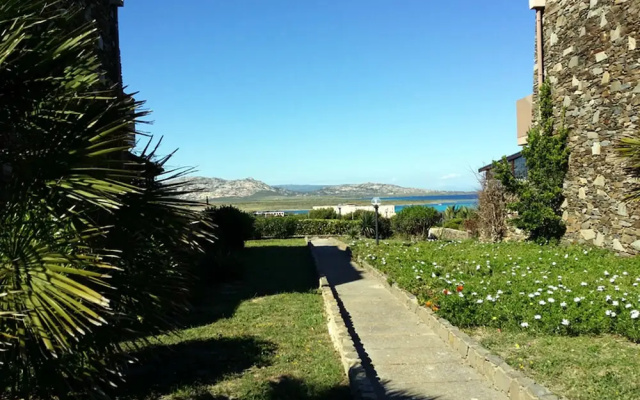 Bilocale in Residence con Piscina Vicino Alla Spiaggia