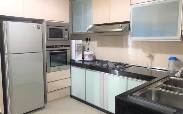 OYO 90476 Casa Azlinda Muslim Homestay I